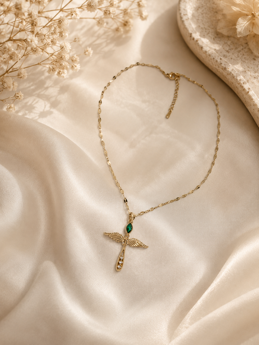 Engel Halskette mit grünem Stein – 18K vergoldeter Edelstahl | Zirkonia Kette Damen