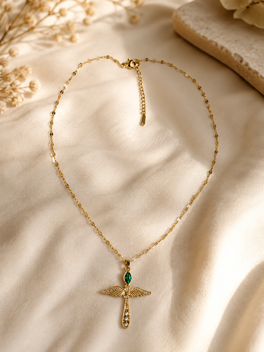 Engel Halskette mit grünem Stein – 18K vergoldeter Edelstahl | Zirkonia Kette Damen